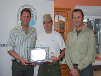 Campe&oacute;n Copa Cantabria Caza Menor con Perro 2007, con An&iacute;bal P&eacute;rez (Presidente) y Guillermo Blanco (Presidencia Gobierno de Cantabria)